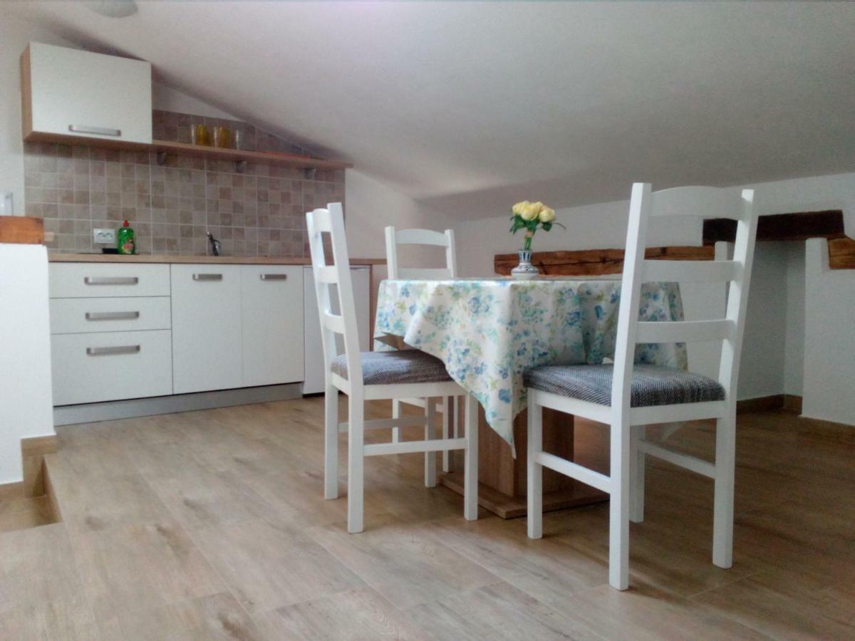 Apartment Elena Bale Eksteriør bilde
